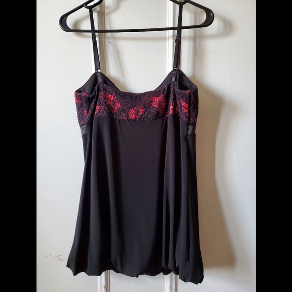 Black Red Lace Bubble Hem Tunic - Picture 2 of 3